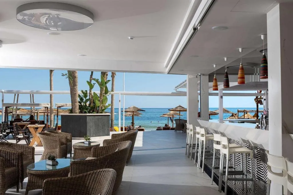 Bar, High Beach White, Crete