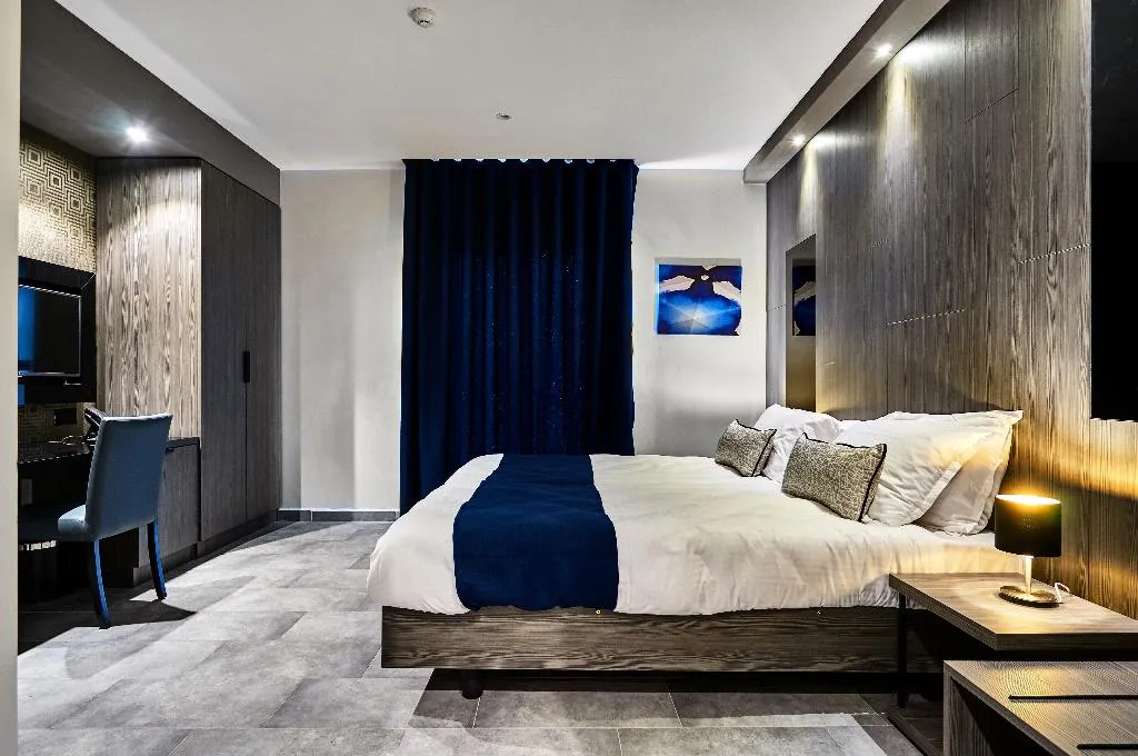 QUADRUPLE SUPERIOR Room, The District Hotel, Malta