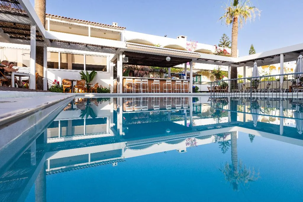 Bar, Trefon Hotel Apartments & Suites, Crete