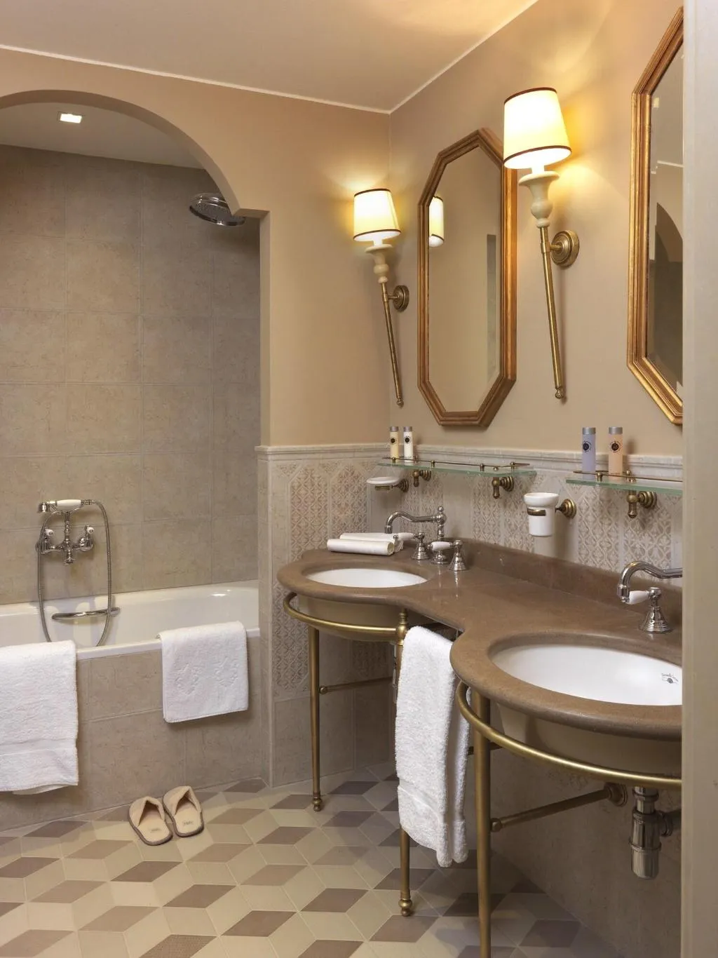 SUITE QUEEN SIZE BED Room, Hotel Ville sull’Arno - Preferred Hotels & Resorts, Florence