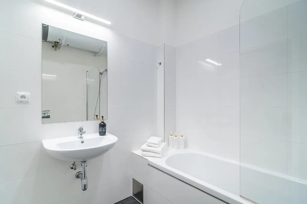 APARTMENT WITH BALCONY Room, Royal Road Residence, Prague