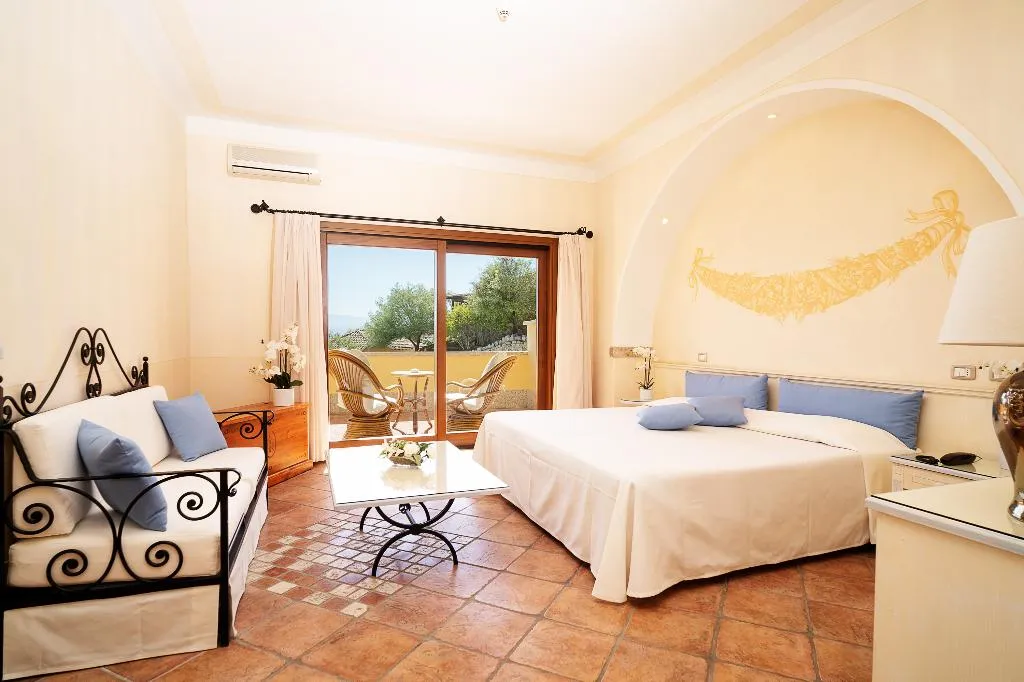 DOUBLE SUPERIOR Room, LH Pozzo Sacro, Olbia