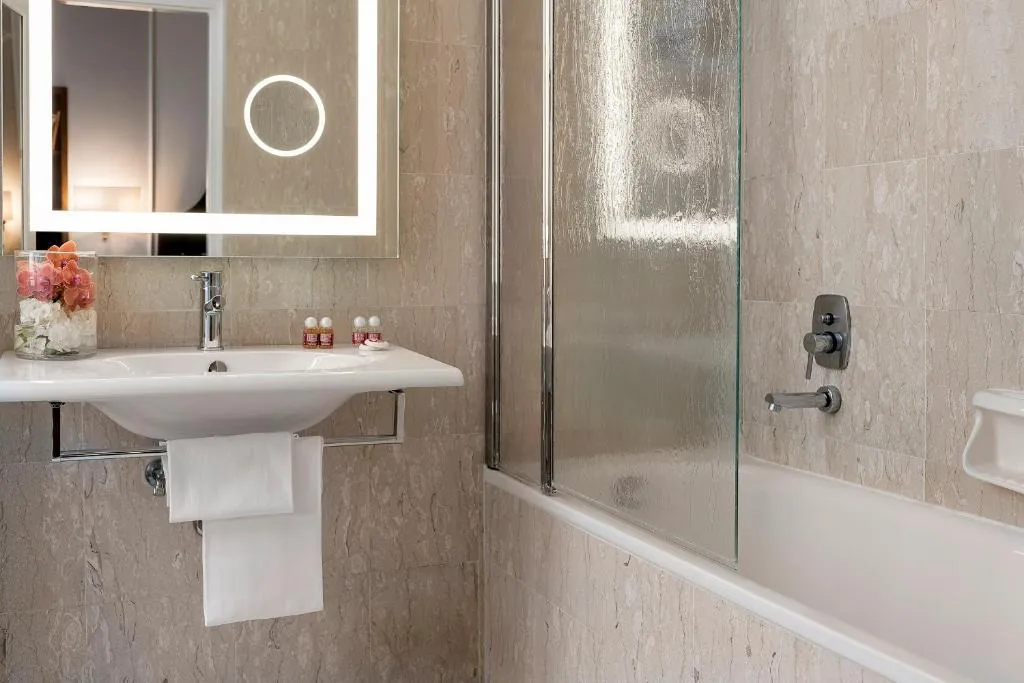 Double or Twin DELUXE PREMIUM Room, Bettoja Hotel Massimo d'Azeglio, Rome