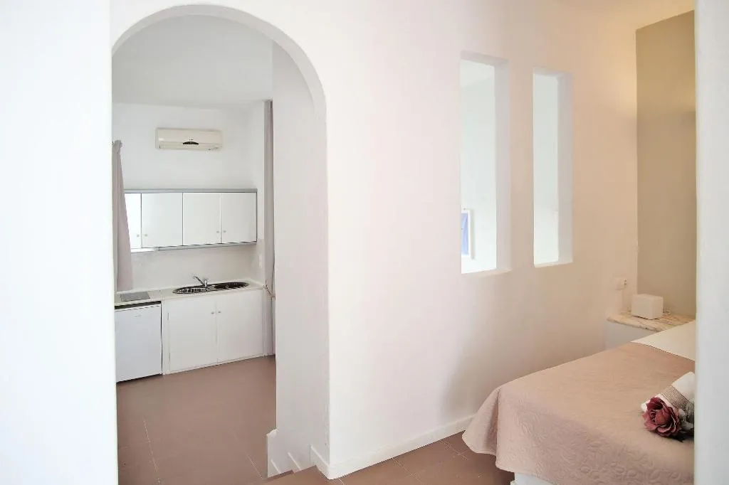 Room, Kritikakis Village Apartments, Santorini