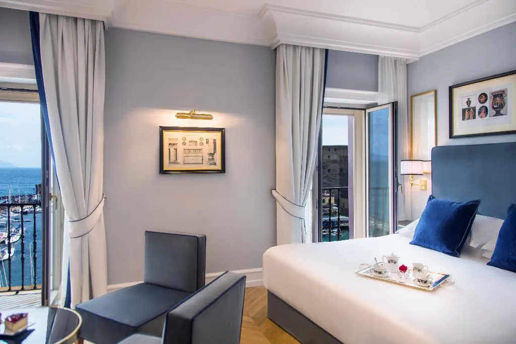 DOUBLE SINGLE USE DELUXE SEA VIEW Room, Grand Hotel Santa Lucia, Naples