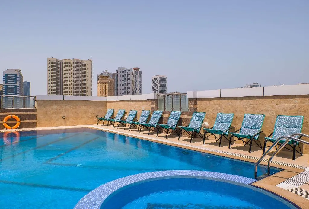 Pool, Tulip Inn Al Khan, Dubai