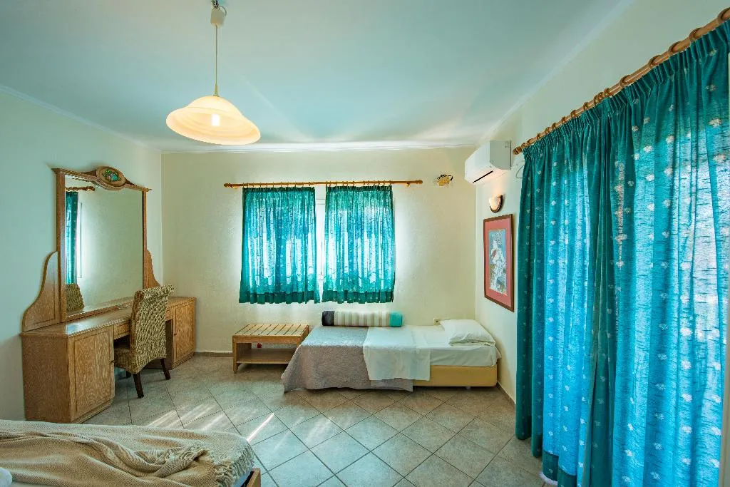 STUDIO CAPACITY 3 Room, Sotiris Apartments, Kefallinia