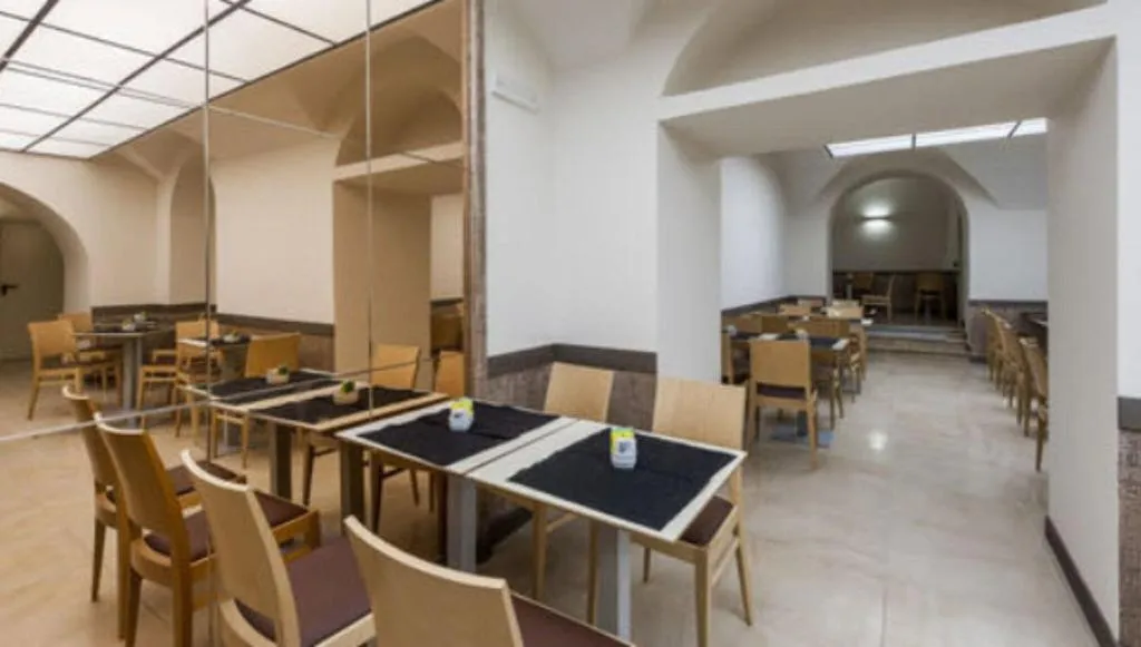 Restaurant, California, Rome
