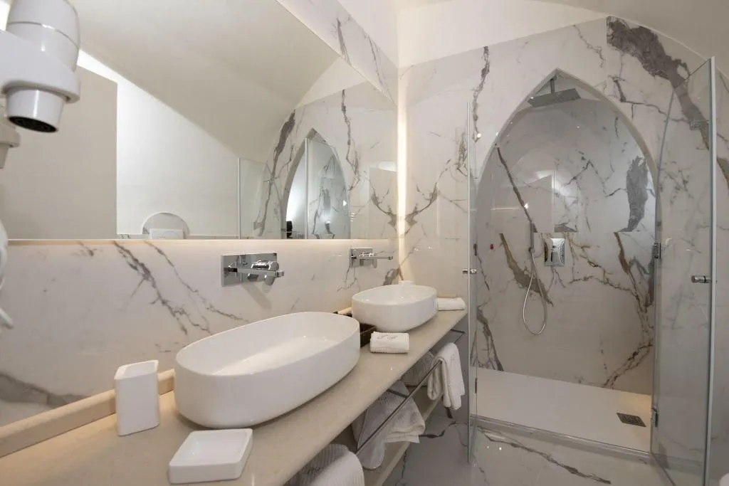 TRIPLE DELUXE CITY VIEW Room, Palazzo Ferraioli, Naples