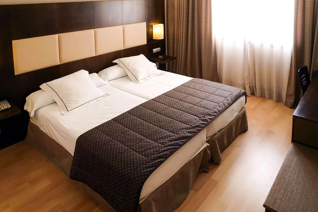 DOUBLE SINGLE USE SUPERIOR Room, Sercotel Cuatro Postes, Madrid