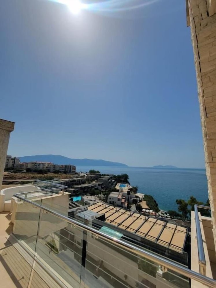 Thea Hotel, Kavaje