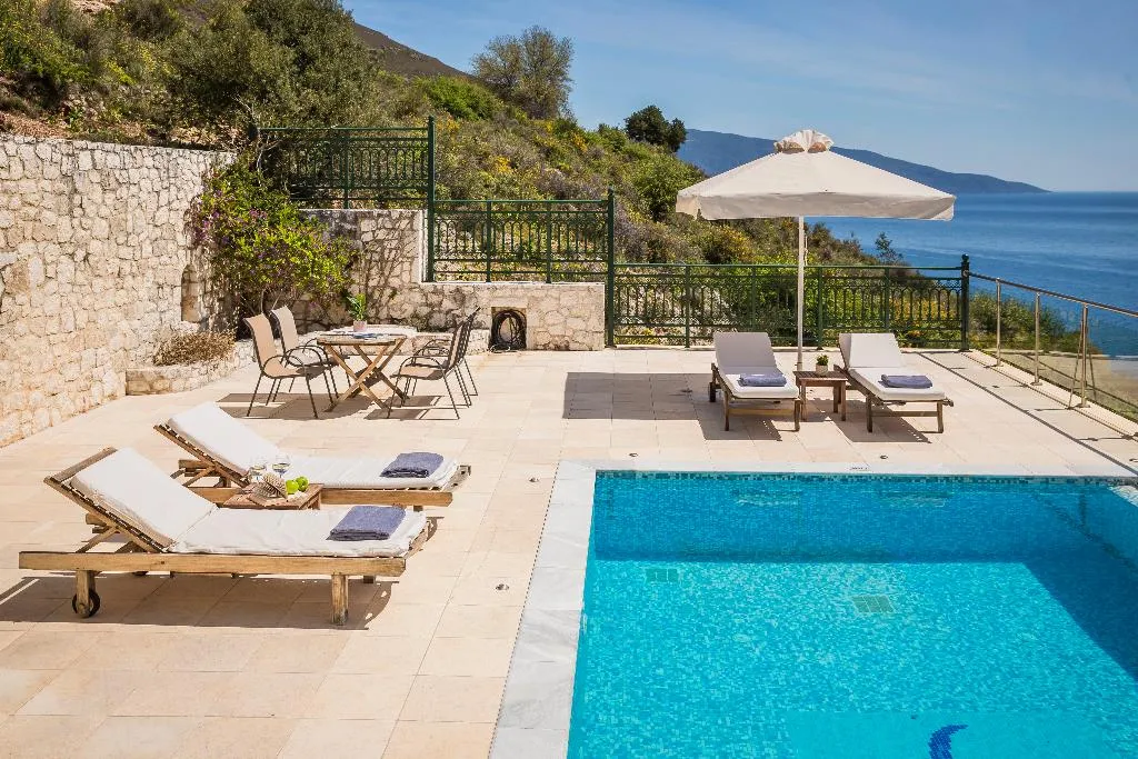VILLA TWO BEDROOMS WITH PRIVATE POOL Room, Kefalonia Bay Palace by GHH, Kefallinia