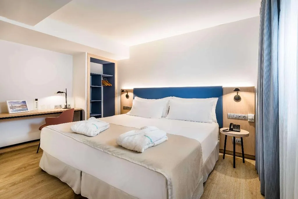 FAMILY ROOM STANDARD Room, Occidental Alicante, Costa Blanca