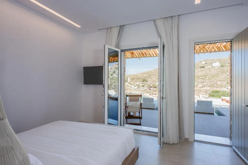 JUNIOR SUITE POOL VIEW Room, Super Paradise Hotel, Mykonos
