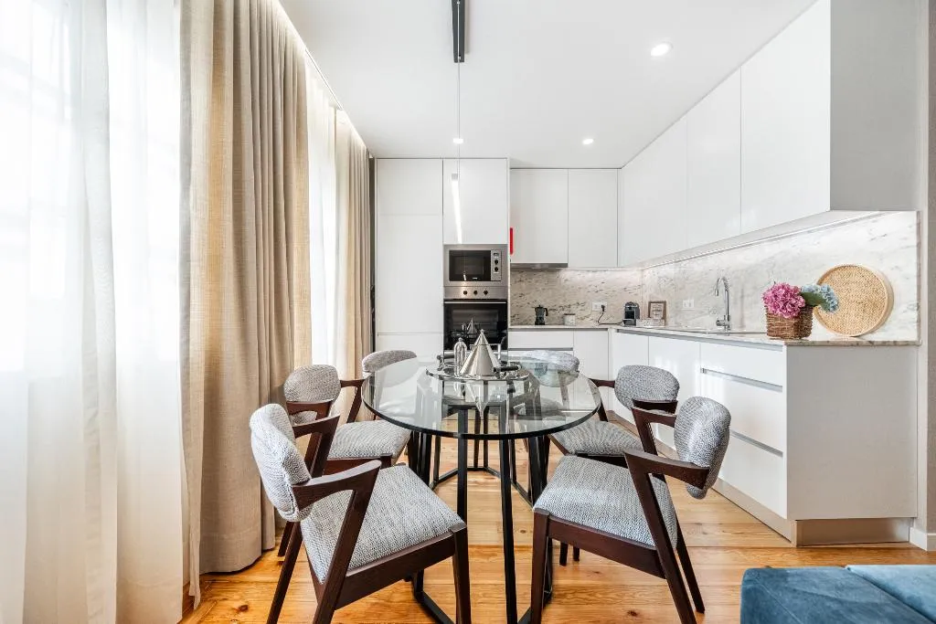 APARTMENT THREE BEDROOMS TWO BATHROOMS Room, Casas do Porto - Ribeira Apartments, Porto