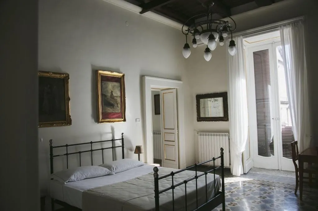 Room, Area Angioina Suites, Naples