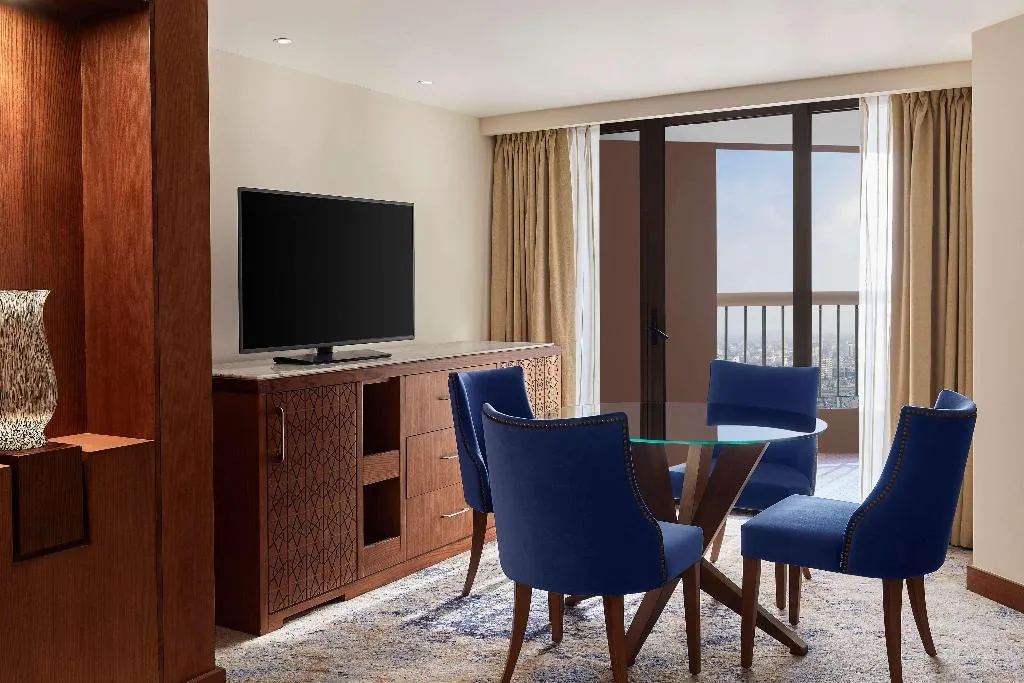 SUITE DELUXE Room, Ramses Hilton, Cairo