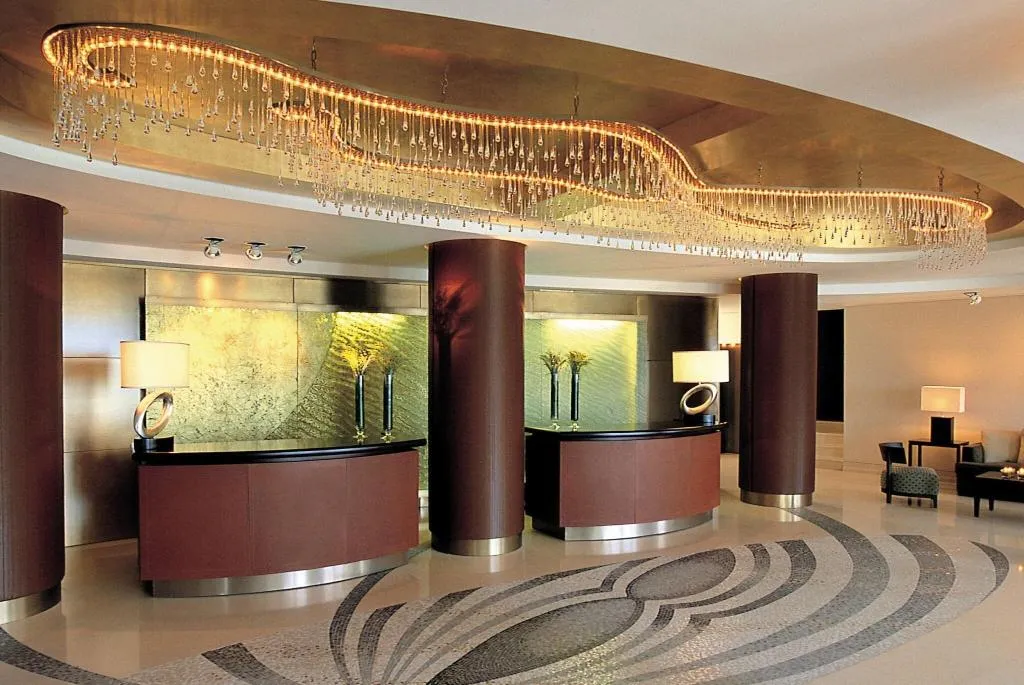 Lobby, Amphitryon, Kalamata