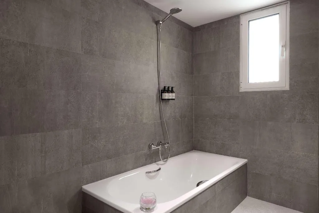 JUNIOR SUITE STANDARD Room, NH Collection Madrid Colón, Madrid