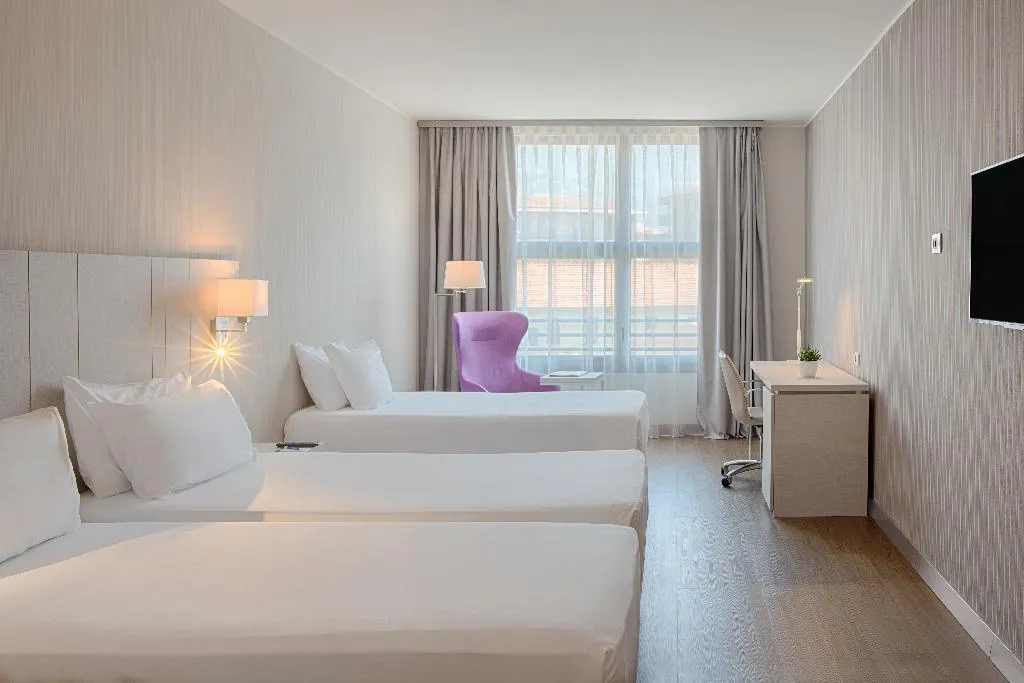 FAMILY ROOM CONNECTING ROOM Room, NH Lecco Pontevecchio, Milan