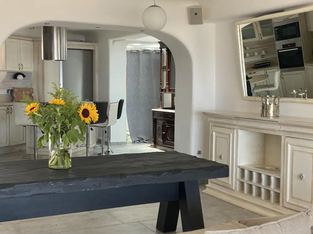 Room, Flaskos Suites, Mykonos