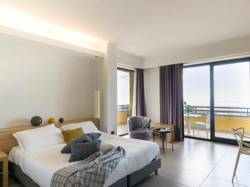 TRIPLE DELUXE Room, Esperia Palace Hotel & Resort Spa, Catania