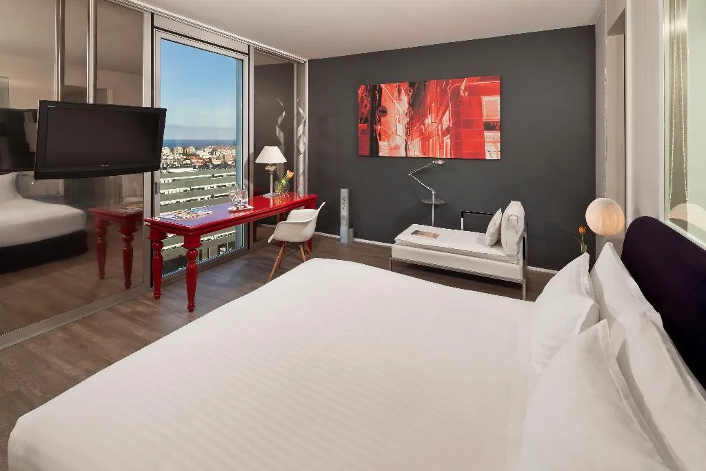 TRIPLE PREMIUM SEA VIEW Room, Melia Barcelona Sky, Barcelona