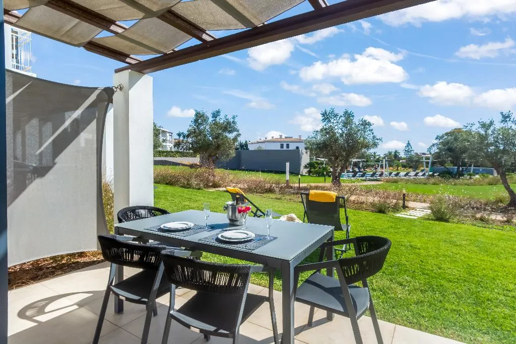 TOWNHOME TWO BEDROOMS Room, Quinta do Algarvio Village, Algarve
