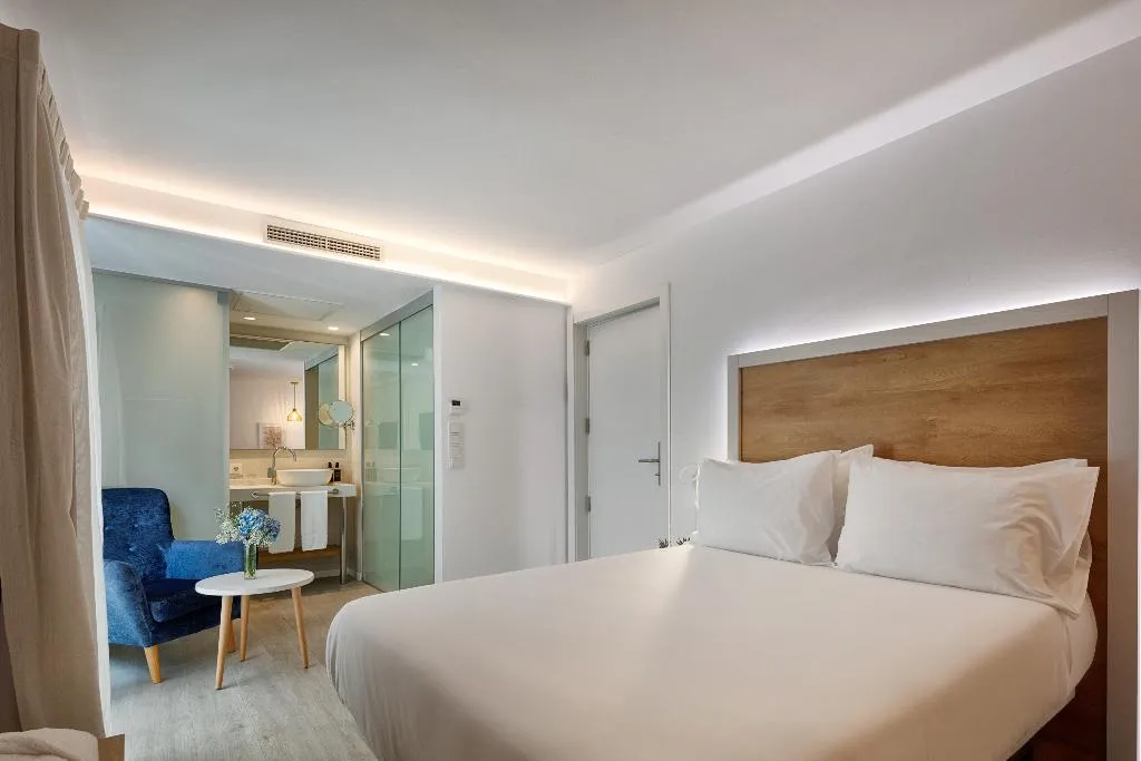 DOUBLE SINGLE USE DELUXE Room, Eurostars Puerto de Ibiza, Ibiza