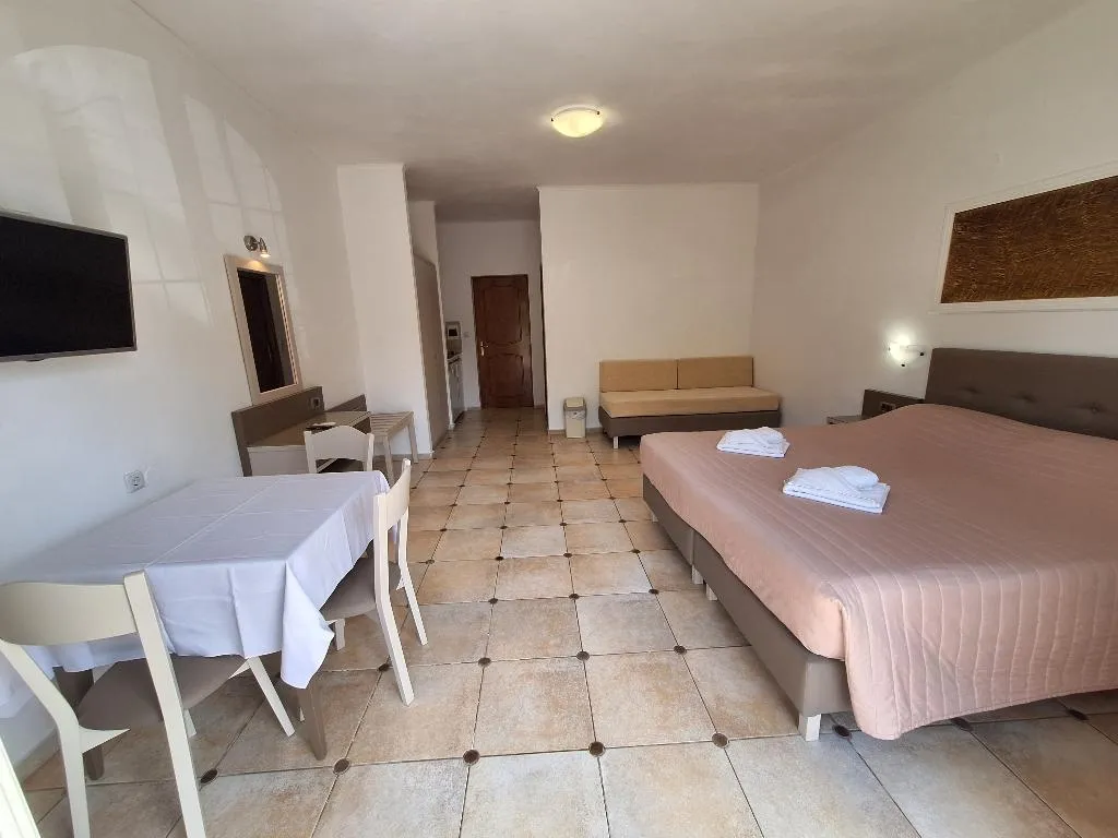 STUDIO TWO BEDS Room, Perla Beach, Crete
