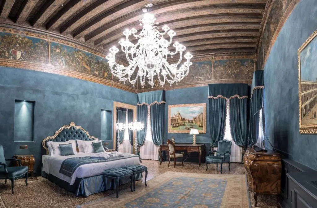 SUITE WITH VIEWS Room, Nani Mocenigo Palace, Venice