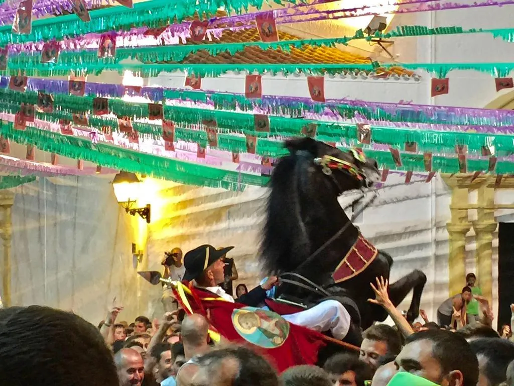 Sports and Entertainment, Desmais, Menorca