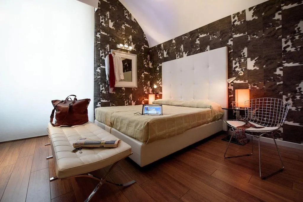 DOUBLE INNER Room, Palazzo Ferraioli, Naples