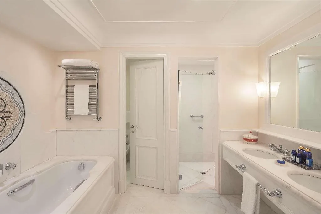 JUNIOR SUITE LAGOON VIEW Room, Hotel Cipriani, A Belmond Hotel, Venice, Venice