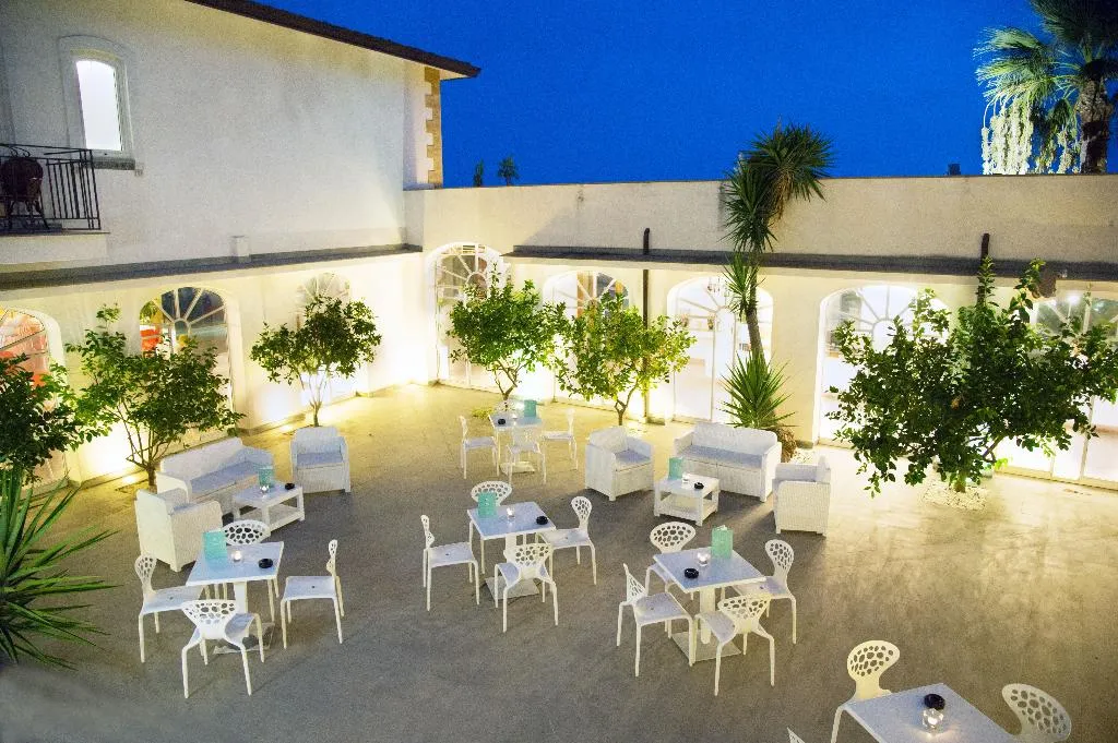 Terrace, iH Hotels Agrigento Kaos Resort, Catania