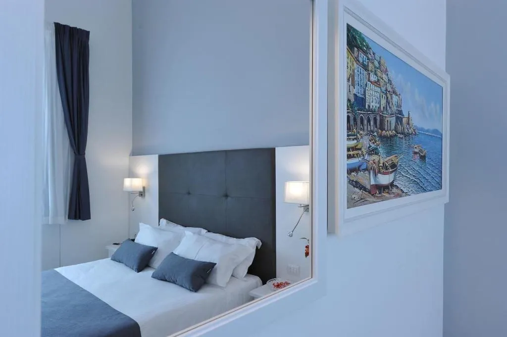 Room, SorrentoBay, Naples