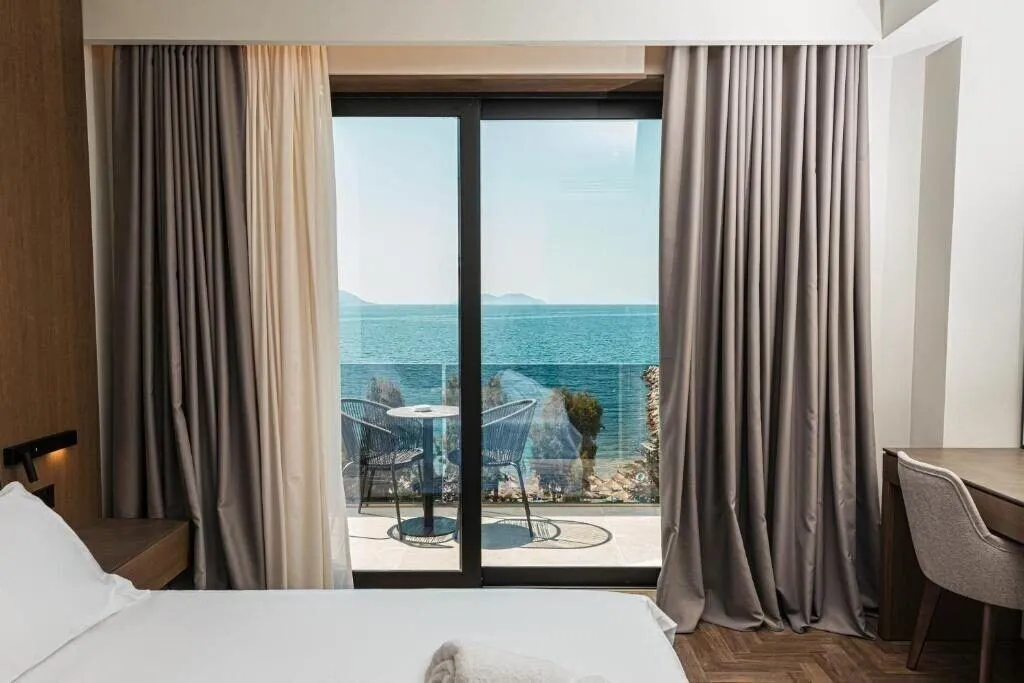 Room, Mazarine Hotel, Kavaje