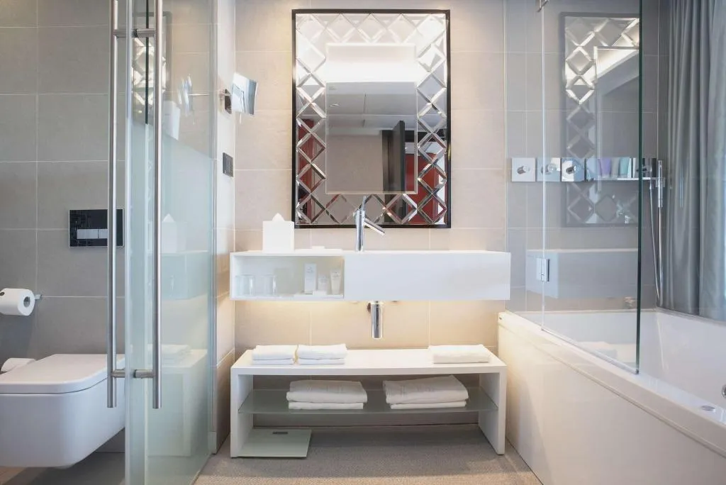 FAMILY ROOM THREE BEDS Room, Myriad By Sana Hotels, Lisbon