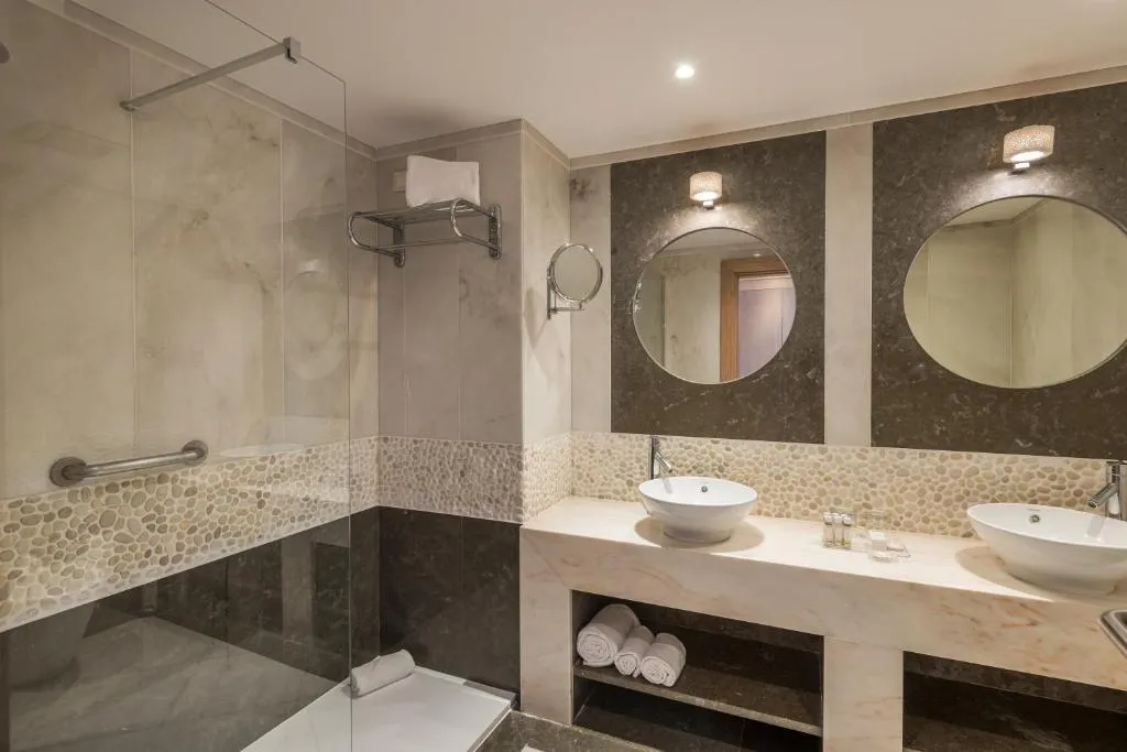 Double or Twin DELUXE Room, Sesimbra Oceanfront Hotel, Lisbon