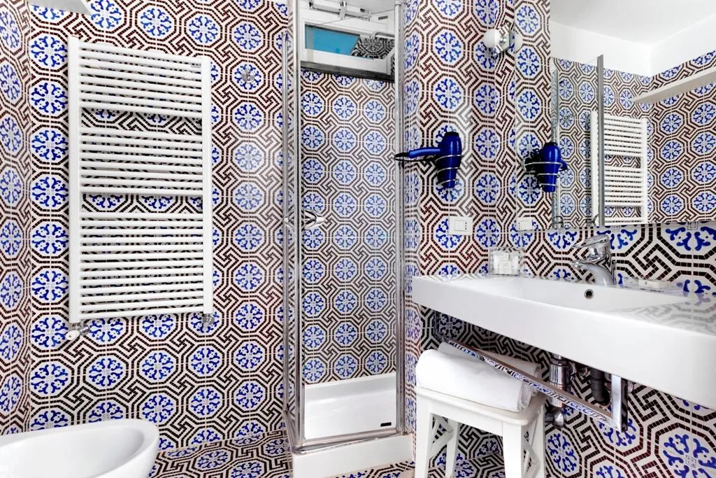QUADRUPLE DELUXE Room, Villa Oriana Relais, Naples