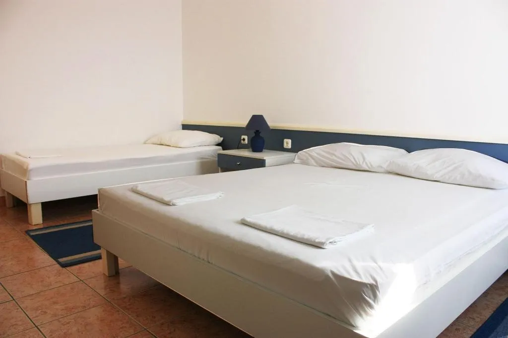 Room, Ivan, Split