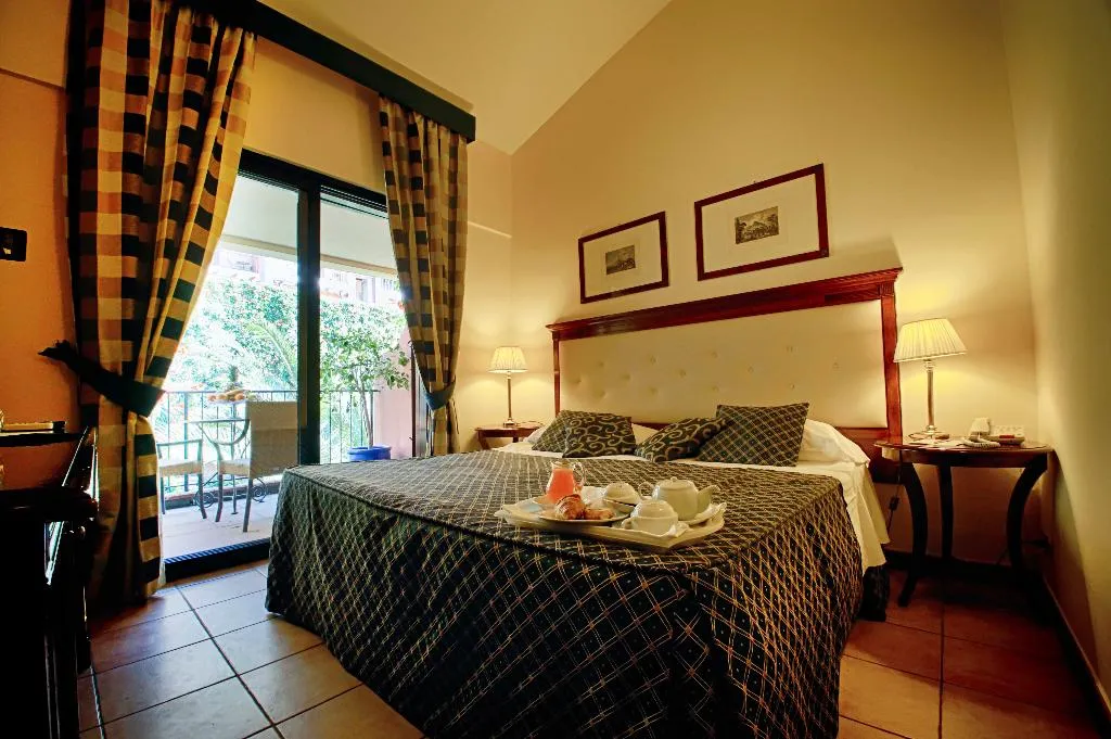 Double or Twin CLASSIC WITH BALCONY Room, Hotel Capo dei Greci, Catania