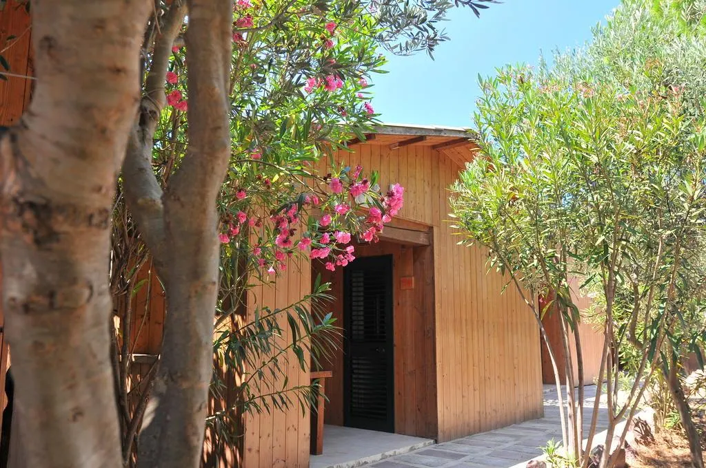 CHALET CAPACITY 3 Room, Torre Del Porticciolo Camping - Village - Gampling, Alghero