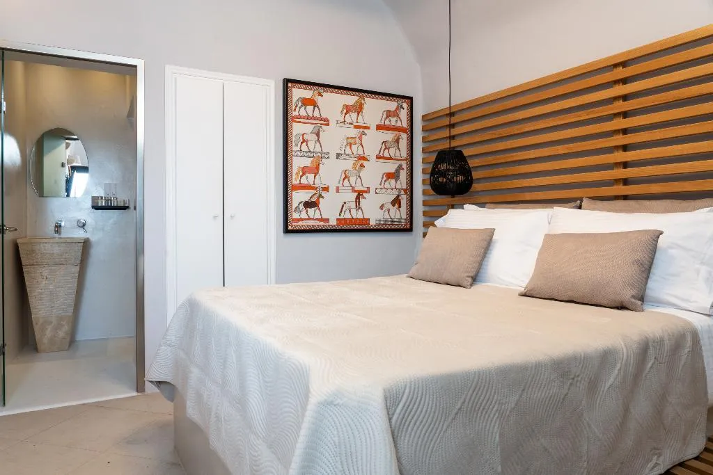 SUITE STANDARD Room, Sun Rocks Boutique Hotel | Caldera View Suites, Santorini