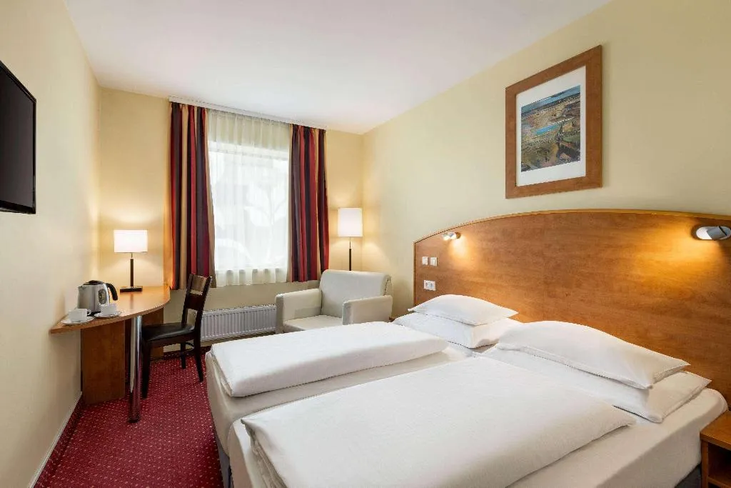 Room, Amedia Praha Express, Prague