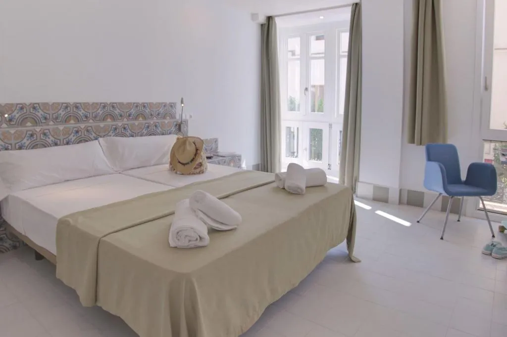 Room, Hostal Gravina, Costa De La Luz