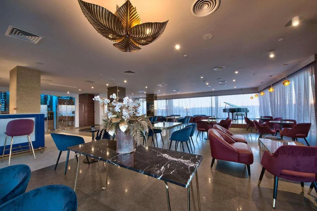Restaurant, The Preluna Hotel, Malta