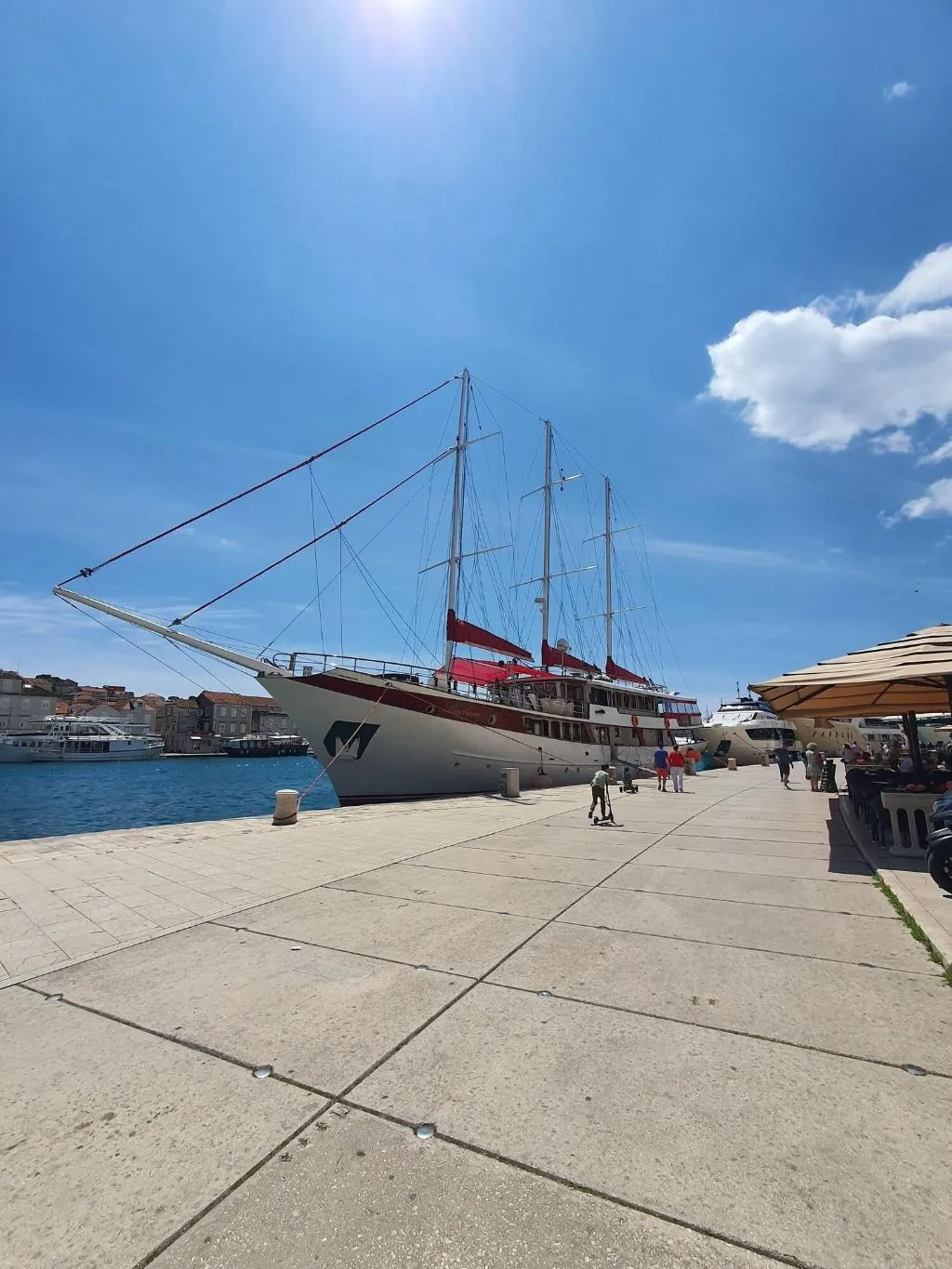 Sports and Entertainment, Violeta Hvar, Split