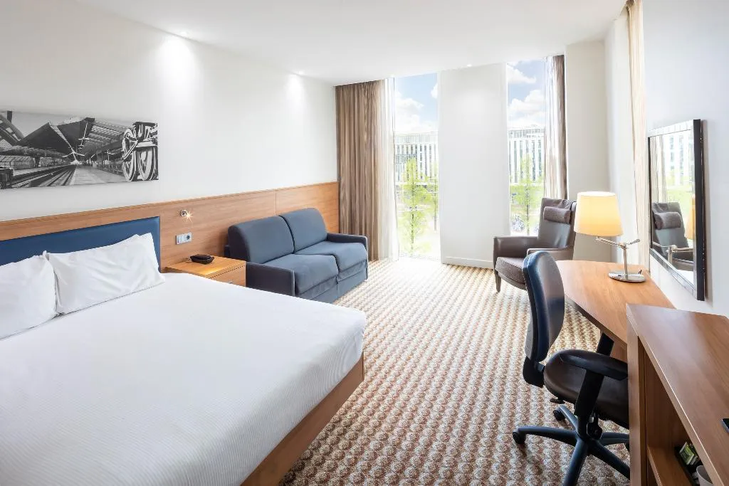 DOUBLE QUEEN SIZE BED Room, Hampton by Hilton Amsterdam / Arena Boulevard, Amsterdam