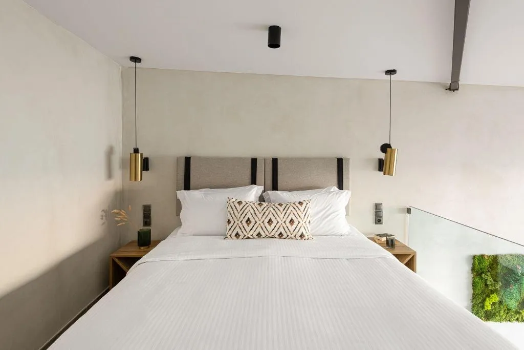 Room, Akrotiri Olympus Luxury Suites, Thessaloniki